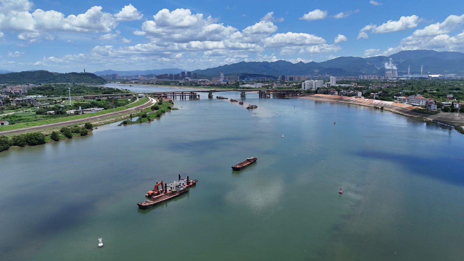 通航能力再躍升！衢江航道“四改三”項目疏浚工程通過驗收